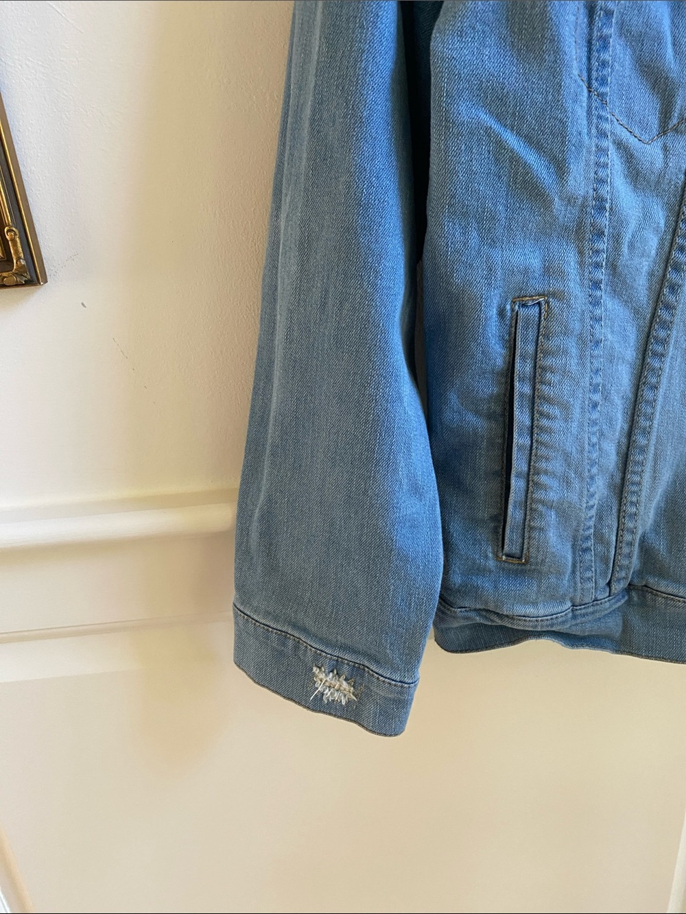 Boy’s LEVI’S Trucker Jean Jacket - Picture 5 of 13